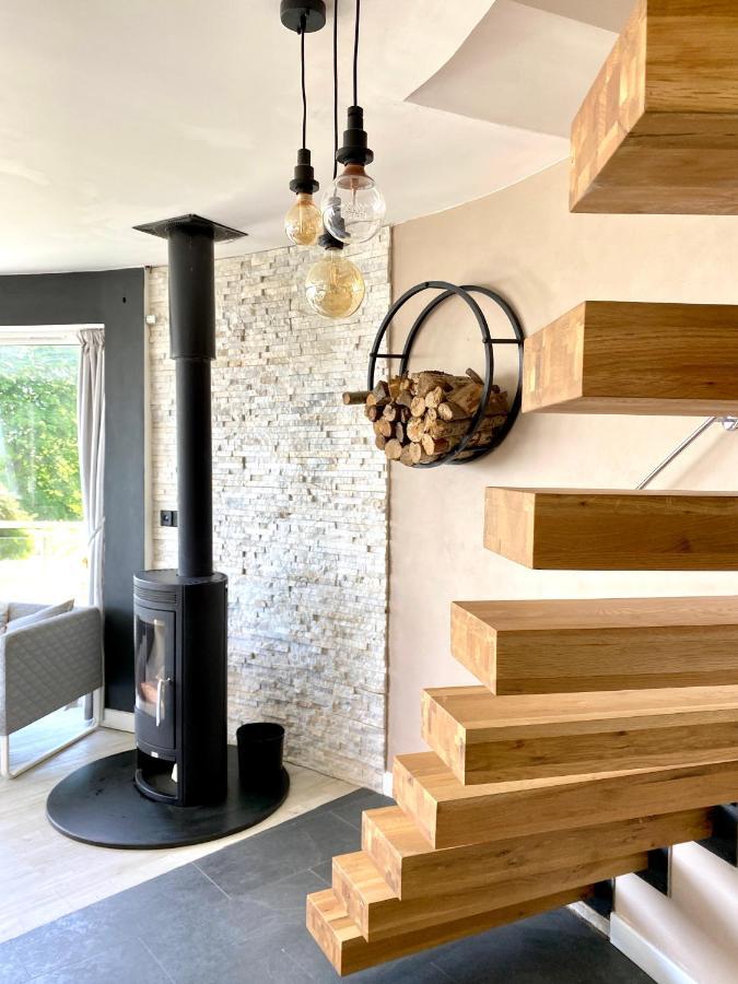 One Of The Best Properties In Lyme! Breathtaking Views Across The Whole Bay. 3 Stories With 2 Tier Veranda Around The Property. Sleeps 6 Lyme Regis Exterior foto