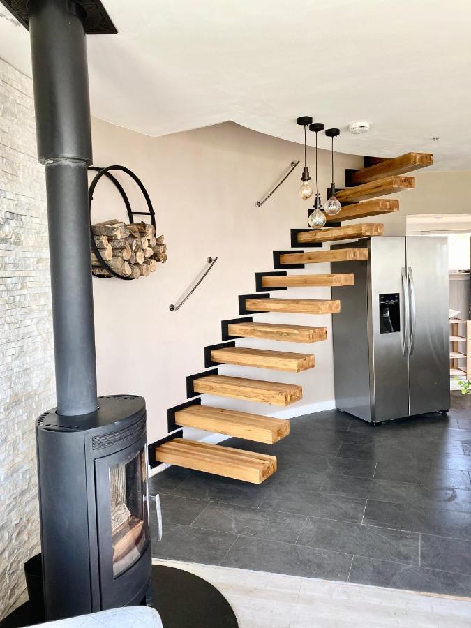One Of The Best Properties In Lyme! Breathtaking Views Across The Whole Bay. 3 Stories With 2 Tier Veranda Around The Property. Sleeps 6 Lyme Regis Exterior foto