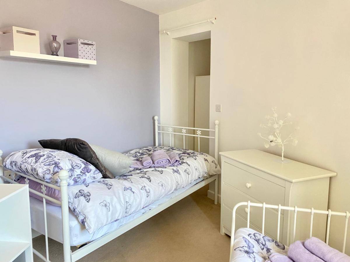 One Of The Best Properties In Lyme! Breathtaking Views Across The Whole Bay. 3 Stories With 2 Tier Veranda Around The Property. Sleeps 6 Lyme Regis Exterior foto